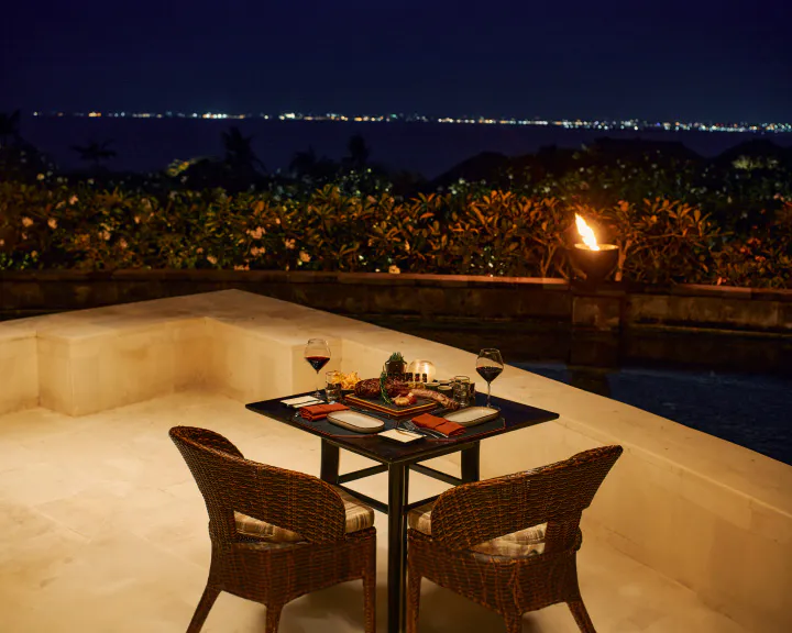 Candle-lit table at DAVA Steak & Seafood
