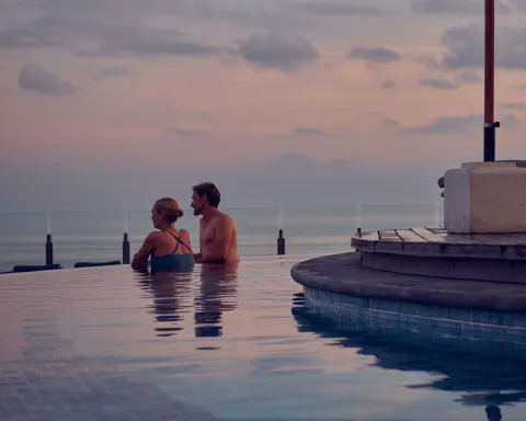 Cliff-edge infinity pool