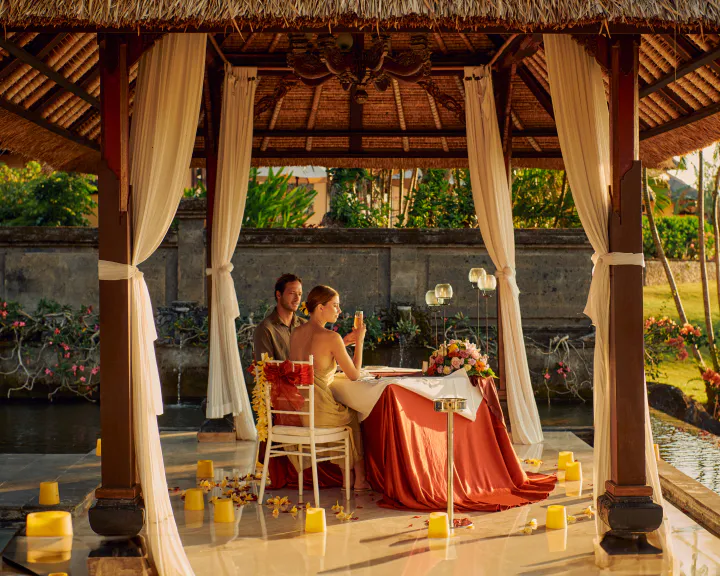 Families at play in the pools
